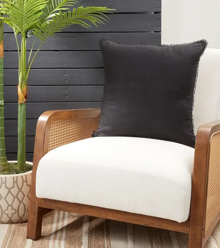 Miniatura 3 de SARO LIFESTYLE Almohada de diseño Pom Pom con relleno de plumón