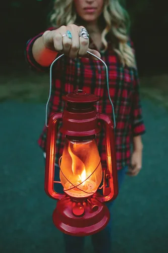 Miniatura 5 de Stansport Hurricane Lantern – Classic Metal Kerosene Oil Lamp with Glass Globe and Adjustable Wick – Portable Emergency Lighting & Decorative