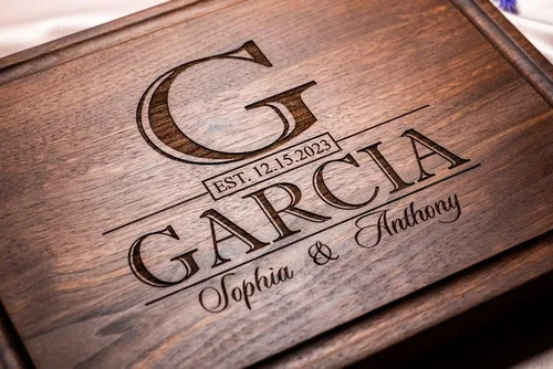 Miniatura 7 de Tabla de cortar personalizada, idea de regalo de boda, aniversario o inauguración de la casa, charcutería grabada en madera, para parejas