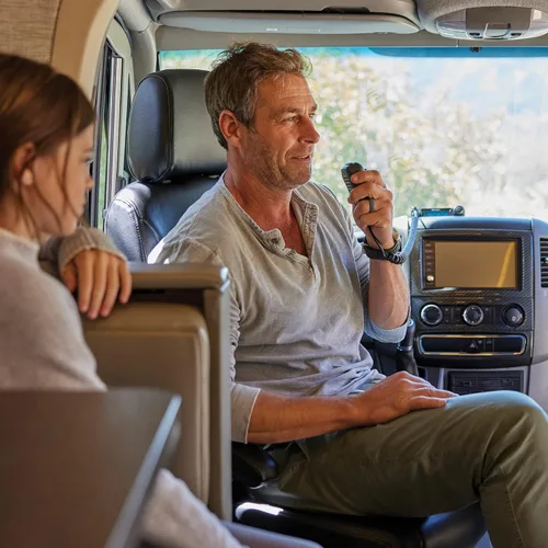 Miniatura 7 de Midland® MXT500 Radio móvil GMRS de 50 vatios - para granjas, ranchos, overlanding, senderos y todoterreno - 8 canales repetidores, diseño compacto