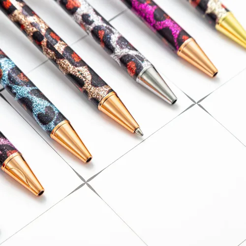 Miniatura 4 de PASISIBICK 8 bolígrafos de escritura de leopardo femenino, bonitos bolígrafos con purpurina, tinta negra, punta media de 0.039 pulgadas