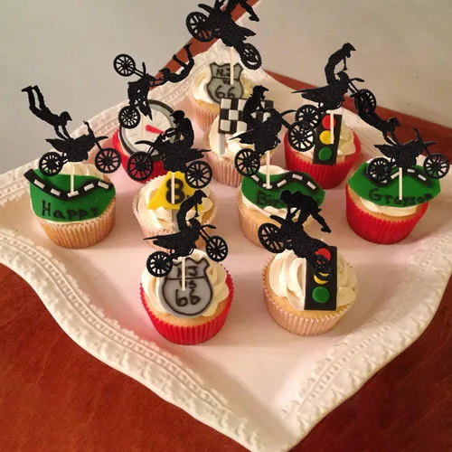 Miniatura 4 de 24 piezas de adornos para magdalenas de motocicleta, con purpurina negra, motocross, fiesta de motocross, para deportes, tema de motocross
