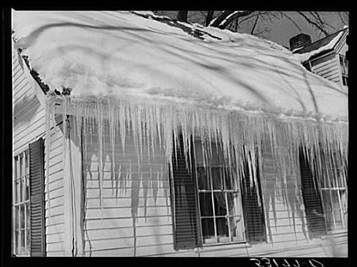 HistoricalFindings Photo: Icicles Hanging from roof of House in Woodstock,Vermont