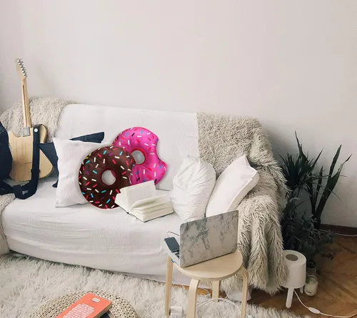 Miniatura 5 de Almohada de dona para piercings de oído, cómoda y suave para dormir de lado, reduce las molestias en las orejas, decoración divertida, cojín