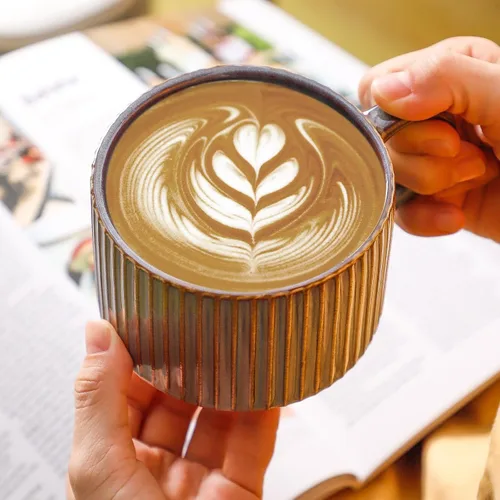 Miniatura 7 de HASENSE Porcealin - Juego de 4 tazas de café apilables con soporte, juego de 4 tazas de café grandes de cerámica acanaladas de 15 onzas para Marrón