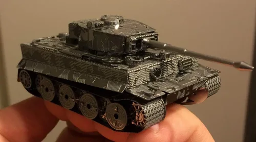 Miniatura 3 de Metal Earth Tiger 1 Tank, Plateado