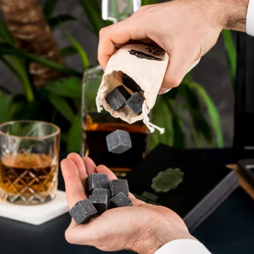 Miniatura 8 de Juego de regalo de piedras de whisky premium con 12 piedras y bolsa. Whisky, Bourbon, Cognac, Scotch, Ginebra, bebida de vino. Cubitos de hielo