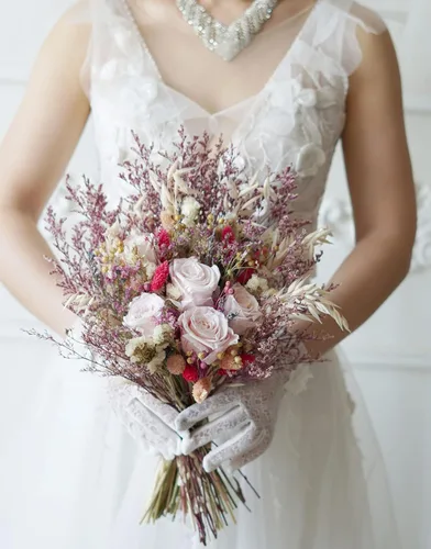 Ramo de boda de rosas preservadas rosadas, Lovergrass, ramo de boda bohemio, ramo de hierba de pampa, ramo de flores secas, ramo de novia de 12 a 14