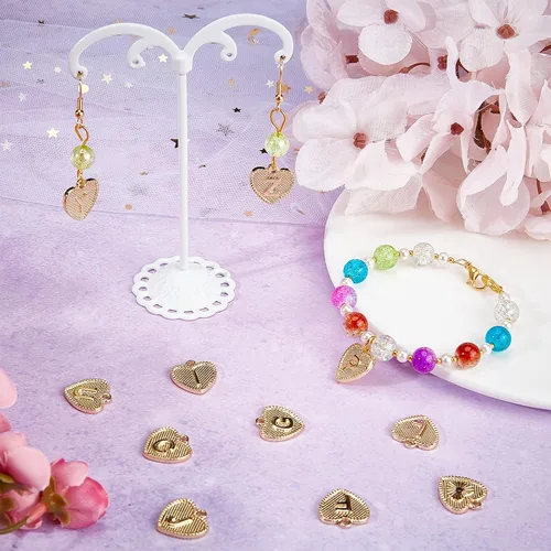 Miniatura 5 de SUNNYCLUE 1 caja de 26 dijes chapados en oro real de 18 quilates con letras de corazón a granel del alfabeto para pulseras, collares, dijes de copa