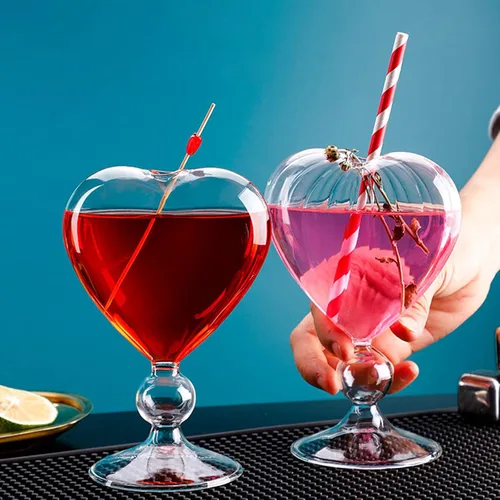 Miniatura 2 de Juego de 2 copas de cóctel únicas de 8 onzas, copas de vino creativas en forma de corazón con pajilla, vasos románticos de jugo para bodas, hogar