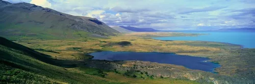 Posterazzi PPI161224L Vista panorámica Lago Argentino más grande en el Parque Nacional Las Glaciares Cerca de El Calafate Patagonia Argentina Póster