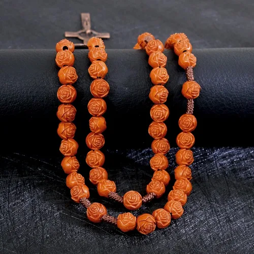 Miniatura 5 de KOMI Rosarios católicos de madera hechos a mano, collar de cuentas de rosario de madera de Belén, oración cristiana, medalla de tierra santa y cruz