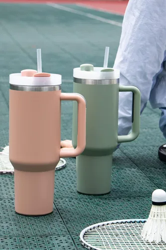 Miniatura 5 de Vaso de 40 onzas con asa y tapa con popote, Vasos aislados de acero inoxidable de pared doble con sello al vacío, Taza de viaje para bebidas frías