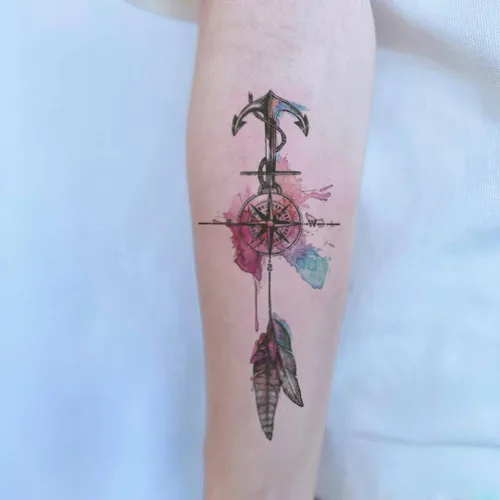 Miniatura 4 de 8 hojas de tatuajes temporales negros con flechas, brújulas, plumas, dragones, anclas, espadas, serpientes, árboles y flores para el brazo