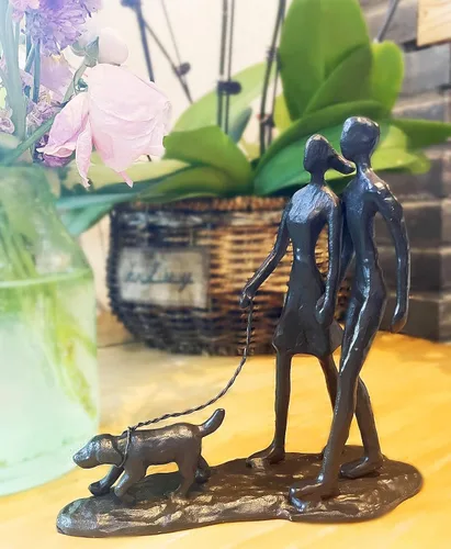 Miniatura 5 de Escultura de hierro fundido para pareja y perro, decoración romántica de arte de metal, estatua de amor familiar, regalos para amantes de los perros