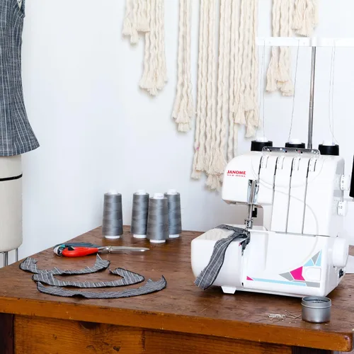 Miniatura 3 de Janome MOD-8933 Serger con Roscado Lay-In, 3 y 4 Roscas Convertible con Alimentación Diferencial