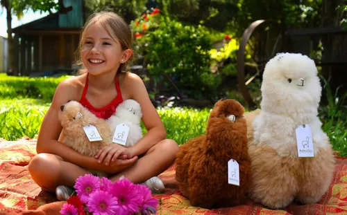 Miniatura 2 de Alpaca Animal de Peluche – 9 pulgadas. Linda Alpaca de Peluche Suave y Abrazable, Juguete de Alpaca de Peluche Hecho a Mano con Pelo Natural de Beige