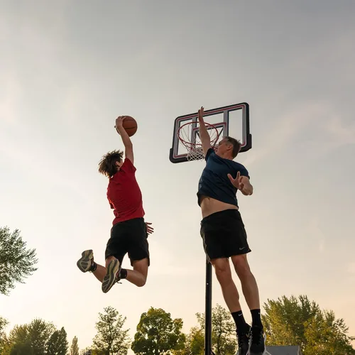 Miniatura 11 de Lifetime Aro de baloncesto portátil, altura ajustable de 7.5 a 10 pies, tablero trasero de 44 pulgadas a prueba de golpes Fusion, base con ruedas