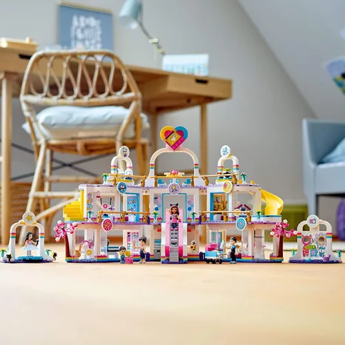 Miniatura 7 de LEGO Friends Heartlake City Shopping Mall 41450 Kit de construcción; incluye minimuñecas Friends para despertar un juego imaginativo; los elementos