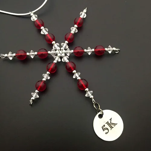 Miniatura 2 de Adorno de 5K – Adorno de Navidad con cuentas de copo de nieve 5K, etiqueta de regalo con dije redondo de peltre 5K con caja de joyería, hecho a mano