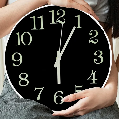 Miniatura 5 de JoFomp Reloj que Brilla en la Oscuridad, 12" Reloj de Pared Luminoso Silencioso Sin Tic-Tac, Funciona con Pilas, Reloj de Cuarzo Moderno, Fácil