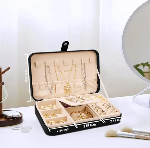 Miniatura 6 de CLUDEMAS Joyero organizador de viaje para mujeres y niñas pequeñas cajas de almacenamiento de joyas de piel sintética soporte portátil para joyas