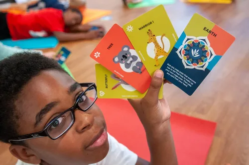 Miniatura 3 de Yugo Tarjetas de yoga para niños y familias, galardonadas, juego interactivo de cartas de yoga con posturas de yoga, equilibrio, movimiento