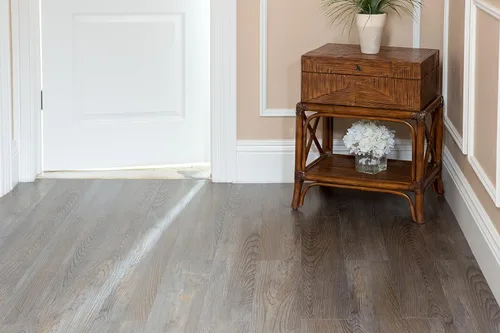Miniatura 7 de Tablones de Vinilo Autoadhesivos para Suelo Tivoli II, Paquete de 10 - 6" x 36", Abeto Plateado - Despegar y Pegar, Suelos de Bricolaje - Sensación