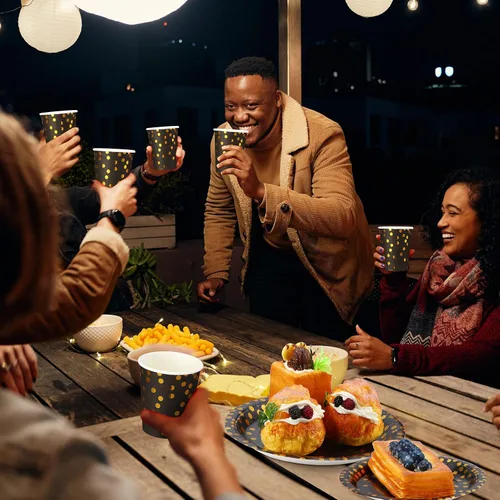 Miniatura 7 de 700 piezas de suministros de fiesta negros y dorados, juegos de vajilla desechables para 100 invitados, platos de papel negro y dorado, servilletas