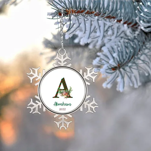 Miniatura 2 de Monograma inicial letra A copo de nieve, adorno de bayas de pino de Navidad para decoración de árbol de Navidad, adornos de Navidad personalizados