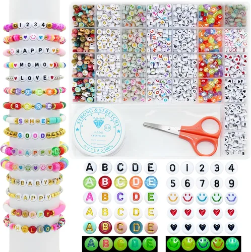 Amaney - 1400 cuentas del alfabeto de 5 colores y cuentas de corazón redondas planas y de cristal para hacer joyas