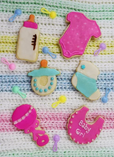 Miniatura 5 de R&M International Cortadores de galletas para baby shower y fiesta, mameluco, botella, chupete, botín, babero, sonajero, juego de 6 piezas