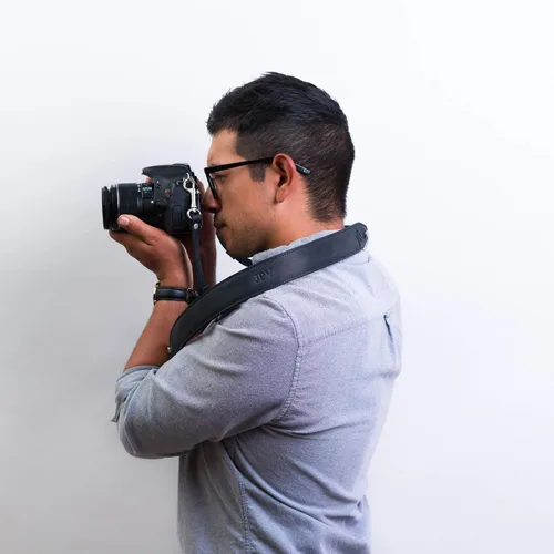 Miniatura 3 de PEGAI Correa de cámara DSLR personalizada 100% de piel, compatible con cámara Canon y Nikon Arnés de cámara hecho a mano, regalos para fotógrafos