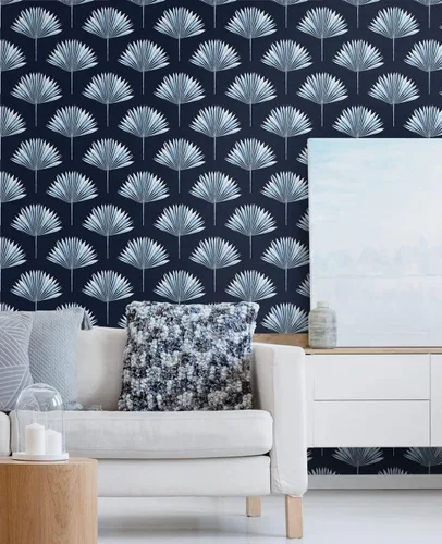 Miniatura 2 de NextWall Papel tapiz tropical para despegar y pegar con palmeras (azul marino)