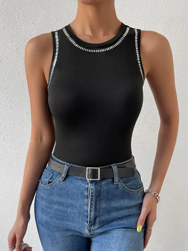 Miniatura 4 de WDIRARA Camiseta sin mangas de verano con cuentas de diamantes de imitación y cuello redondo para mujer