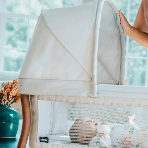 Miniatura 4 de Chicco LullaGo Anywhere LE - Moisés portátil con toldo, colchón impermeable y sábana bajera, moisés de viaje para bebé, incluye bolsa de transporte