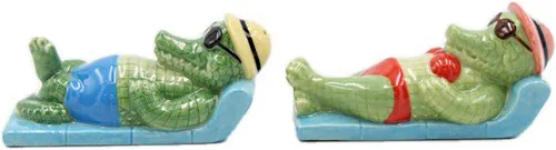 Miniatura 3 de Cosmos Gifts 20787 - Juego de coctelera de porcelana fina en traje de baño, bronceador solar, salero y pimentero, 4 pulgadas de largo