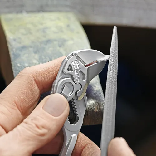 Miniatura 11 de KNIPEX Tools 86 03 125 - Mini alicates de 5 pulgadas