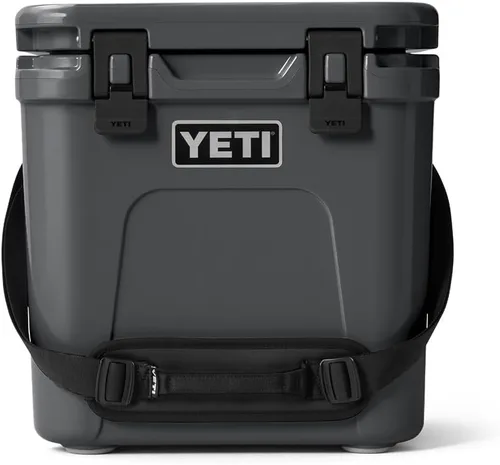 YETI Roadie 24 2.0 - Enfriador duro con correa de hombro DoubleDuty y tapón de drenaje Carbón