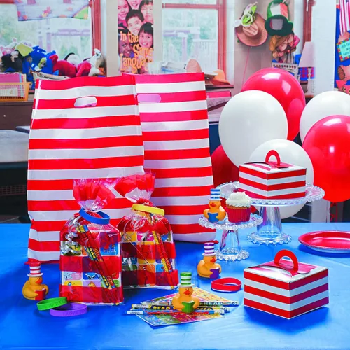 Miniatura 4 de Fun Express Enormes bolsas de plástico a rayas rojas y blancas de 17 x 12 pulgadas (50 bolsas), bolsas de regalo y recuerdos, accesorios de fiesta