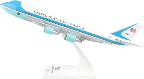 Miniatura 4 de Skymarks Boeing 747-200 VC-25 Modelo Snap-Fit a escala 1/250 – 11 pulgadas de longitud, 9.4 pulgadas de envergadura – Avión coleccionable