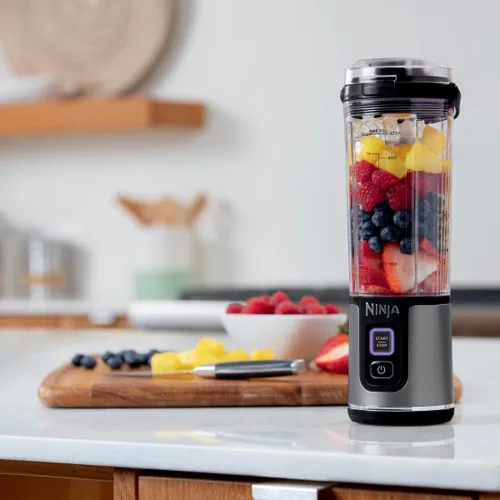 Miniatura 5 de Ninja BC151BK Blast Licuadora Portátil, Sin Cable, Recipiente de 18oz, Licuadora Personal - para Batidos y Licuados, Libre de BPA, Tapa Hermética