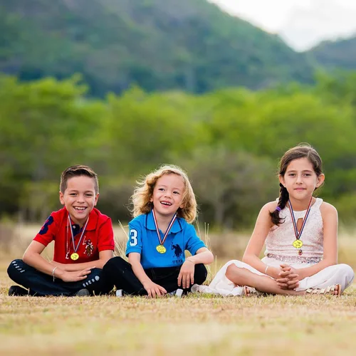 Miniatura 6 de Medallas ganadoras de plástico de 24 piezas, medallas de oro para niños, deportes escolares, competencia de fútbol, juegos, espectáculo de talentos