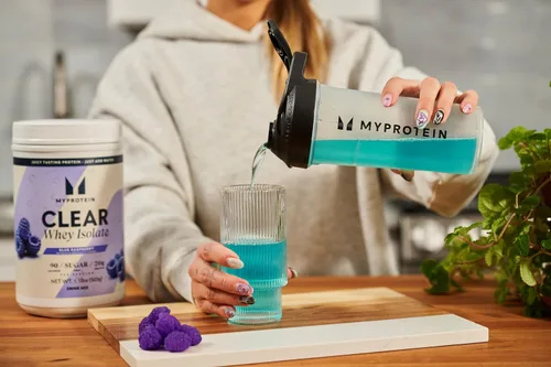 Miniatura 5 de Myprotein Polvo de Proteína Aislada de Suero Claro, 20 Porciones (0.5kg) Sabor Frambuesa Azul, 20g de Proteína por Porción, Mezcla de Bebida