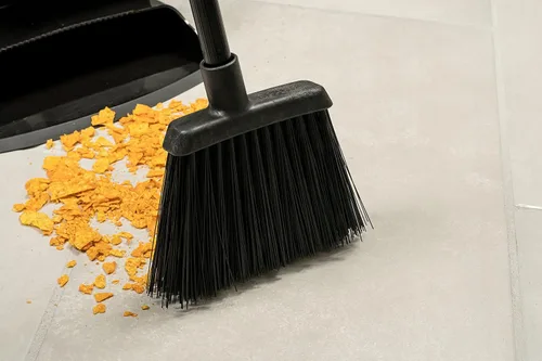 Carlisle FoodService Products Duo-Sweep - Escoba de plástico para vestíbulo de residuos pequeños con asa, 30 pulgadas, color negro, (paquete de 12)