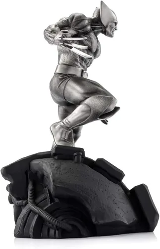 Miniatura 4 de Royal Selangor Estatua victoriosa de Wolverine de edición limitada de peltre de la colección Marvel acabada a mano