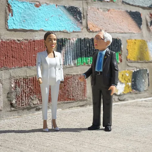 Miniatura 4 de FCTRY Alexandria Ocasio-Cortez Figura de acción política de la vida real: figura coleccionable AOC representante femenina de Estados Unidos perfecta