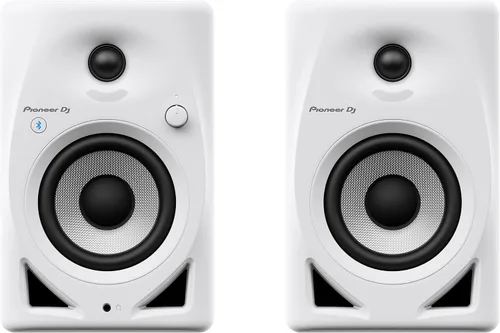 Miniatura 2 de Los altavoces de la serie DM ofrecen un sonido de graves equilibrado y contundente y pueden generar potencia adicional gracias al nuevo amplificador