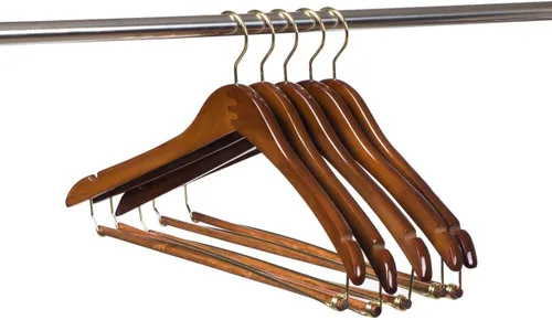 Miniatura 3 de 10 Perchas de Madera Curvadas Quality Hangers Hermosas y Resistentes para Trajes y Abrigos con Barra de Bloqueo Ganchos Dorados Acabado de Nogal (10)