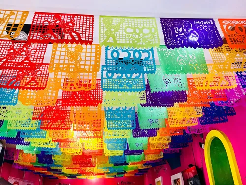 Miniatura 8 de Decoraciones de fiesta de Coco – Juego de pancartas de papel picado de plástico (paquete de 2, 10 banderas por pancarta) – Decoración mexicana